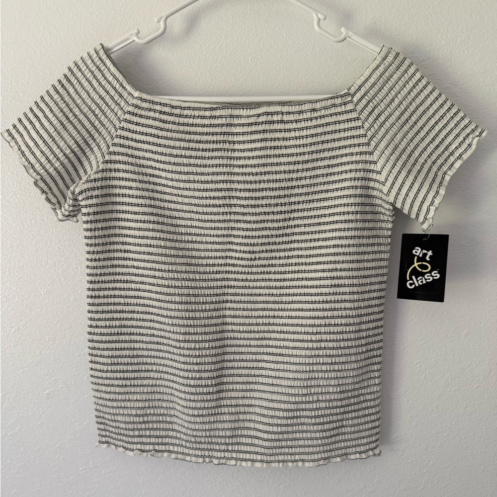 Art Class White and Gray Smocked Short Sleeve Blouse